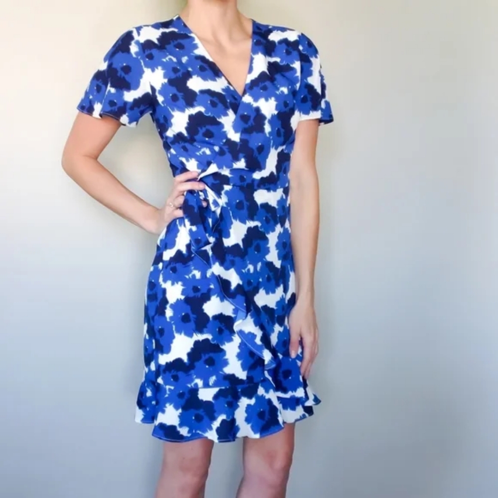 Banana Republic Short Ruffle Wrap Dress in Blue And White Flowers